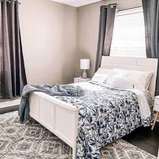 Building Photo - 925 S Hanley Rd