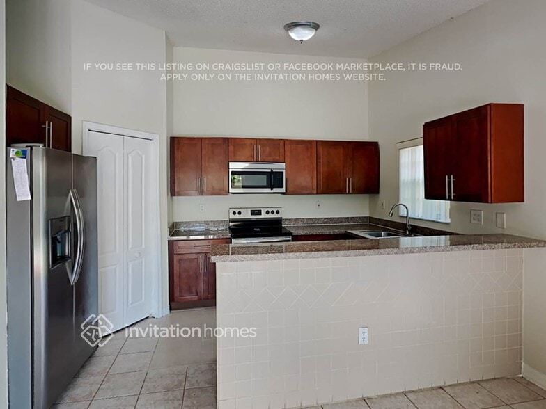 Building Photo - 957 NW 128th Pl
