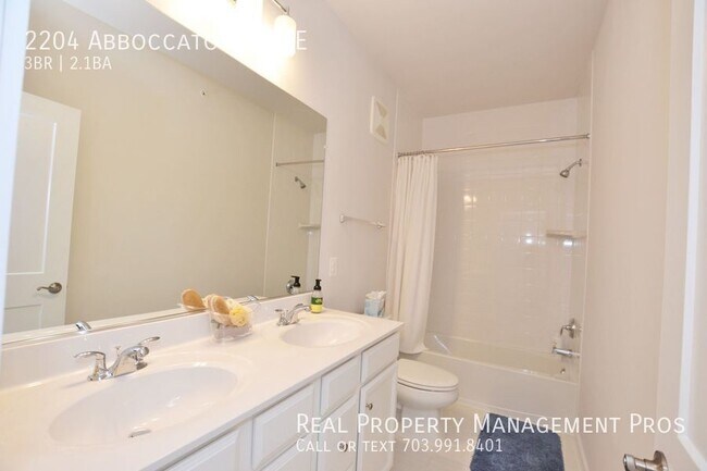 Building Photo - 2204 Abboccato Terrace SE