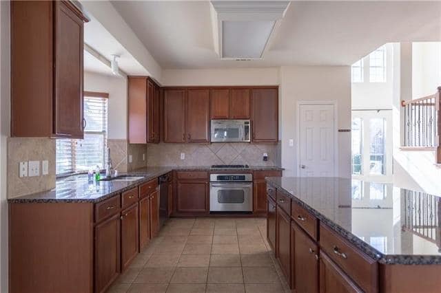 Building Photo - 10028 Promontory Dr