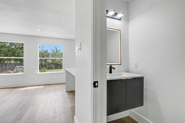 Building Photo - 16803 Bailey Jean Dr