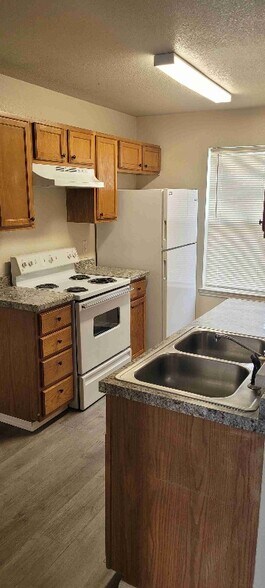 Building Photo - 5710 Redstone Dr