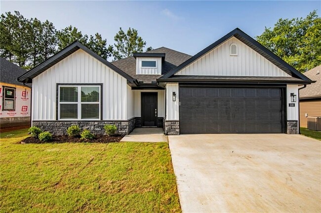 Building Photo - 508 E Osage Trce