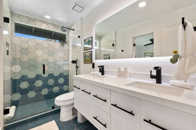 Building Photo - Stylish Fully Furnished Home in Palm Springs - Annual Lease