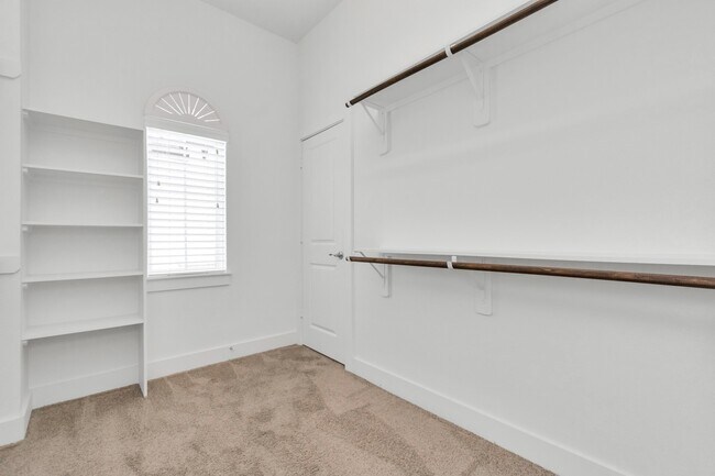 Building Photo - 2716 Freund St