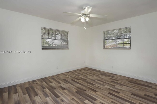 Building Photo - 200 SW 64th Way
