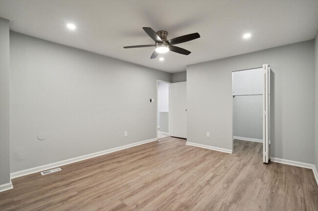 Building Photo - 3333 Comly Rd