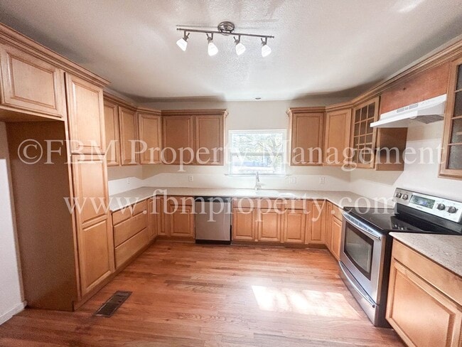 Building Photo - 10693 S Fm 148