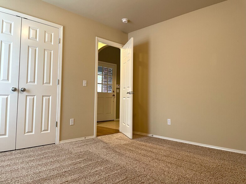 Building Photo - 3301 W Atlanta Ct