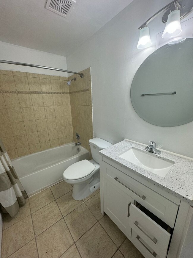 Building Photo - Spacious 3-Bedroom, 2.5-Bathroom Condo wit...