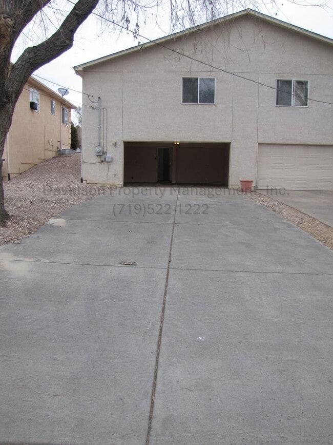 Building Photo - Great 3 Bedroom Unit in Old Colorado City