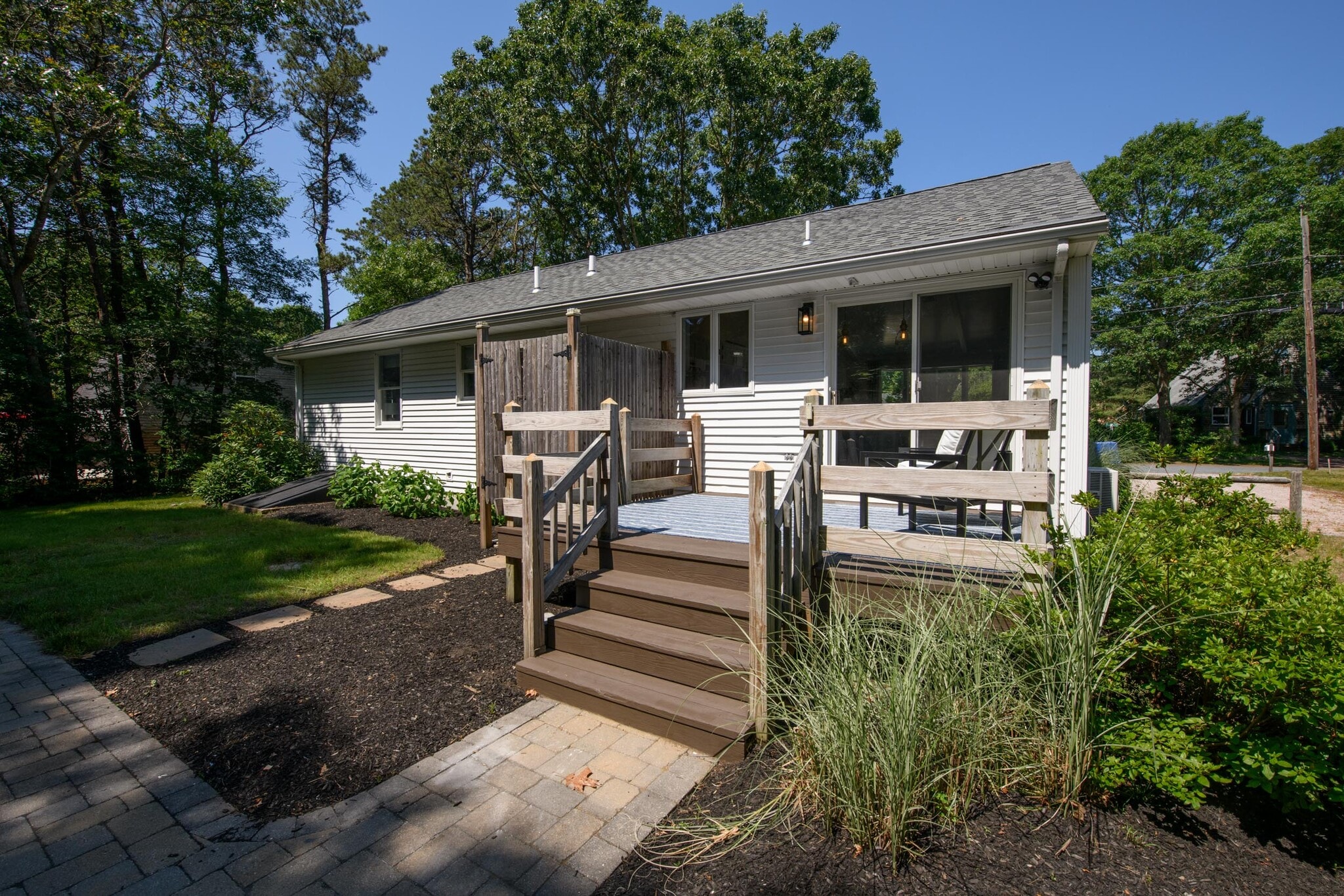 Building Photo - 147 Hemlock Rd