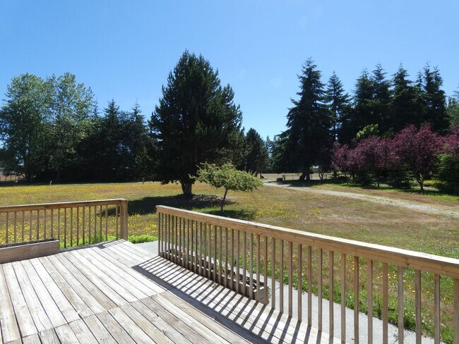 Building Photo - APPLICATION PENDING **Country Living**
