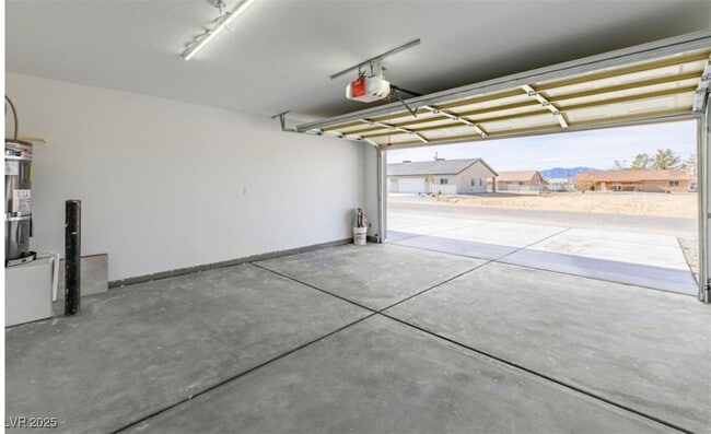 Building Photo - 1711 Sycamore Ave