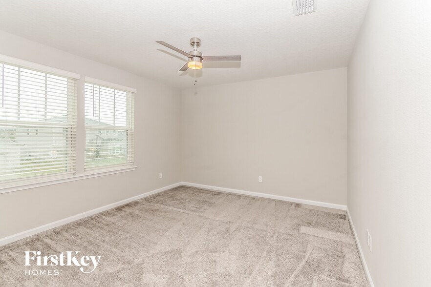 Building Photo - 2081 Amberly Dr