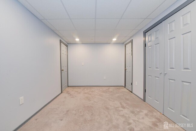 Building Photo - 34 Forest Dr