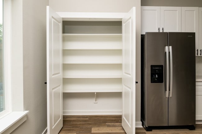 Building Photo - 417 Stonework Garden Ln