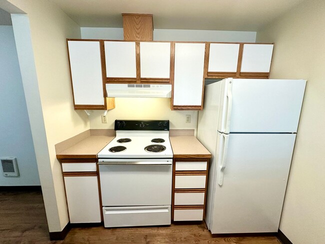 Building Photo - 808 Juniper Ave