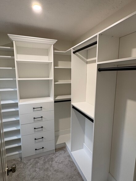 Master closet - 807 Oak Bridge Ln
