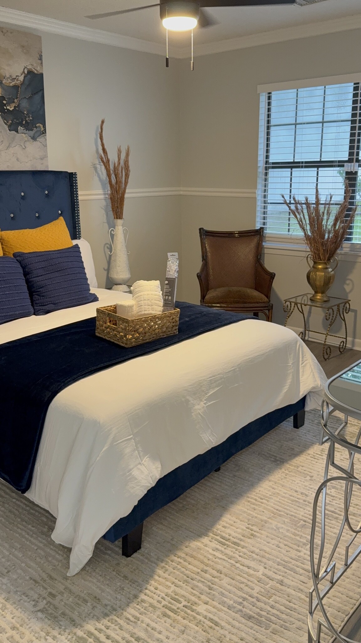 XL Queen Room w/Bathroom Entrance - 117 Baybridge Dr