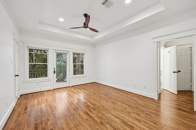 Building Photo - 1537 Alexander St