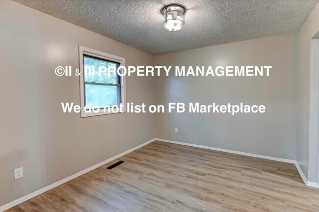 Building Photo - 537 NW Valleybrook Rd
