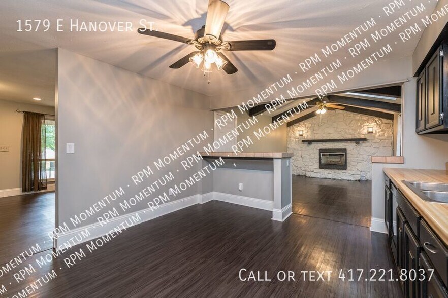 Building Photo - 1579 E Hanover St