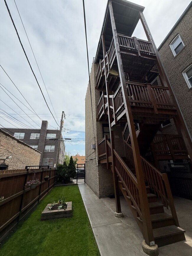 Building Photo - Saint Louis