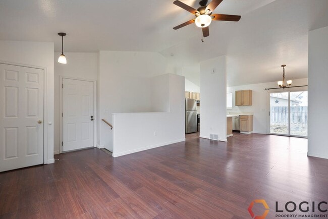 Building Photo - 126 W 475 S