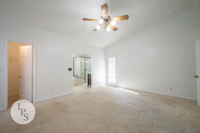 Building Photo - Fresno Westside Home, 3BR/2BA, Built 2002 ...