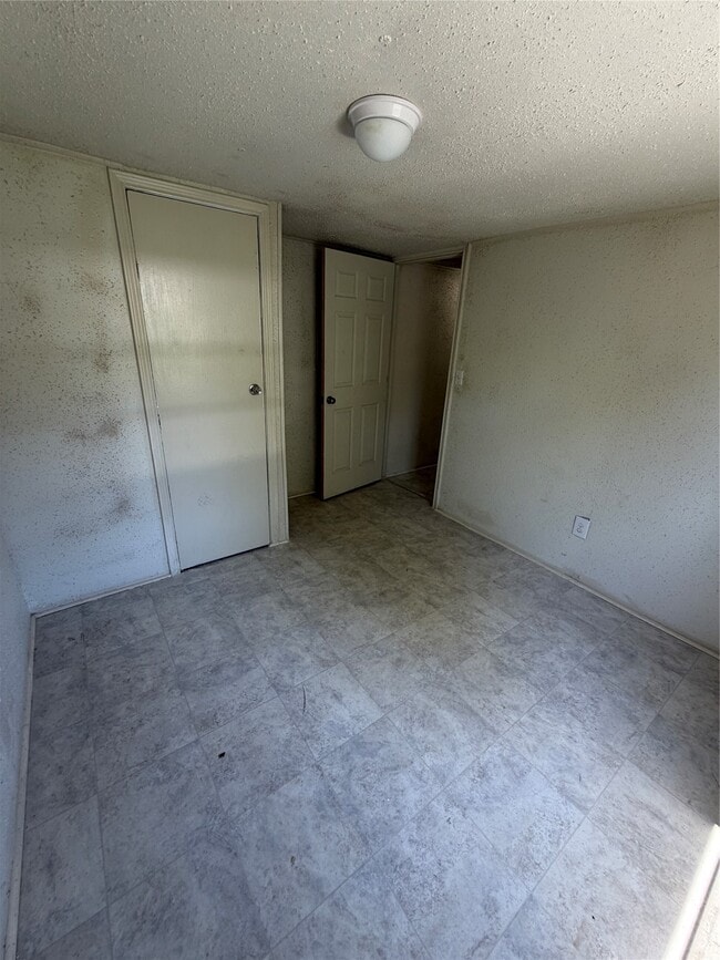 Building Photo - 8979 Gladewood