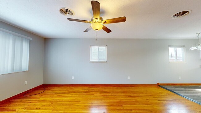 Building Photo - 7405 Marlborough Ave