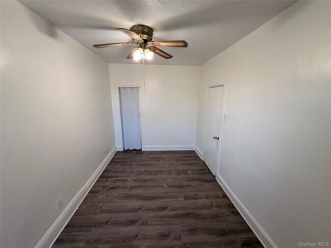 Building Photo - 13 Cedar St