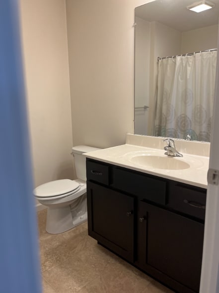 Building Photo - 102 Landover Ct