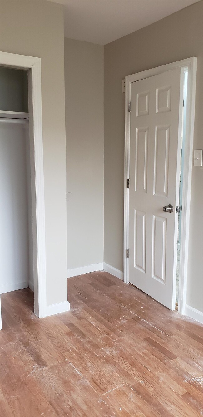 Building Photo - 29 E 16th St