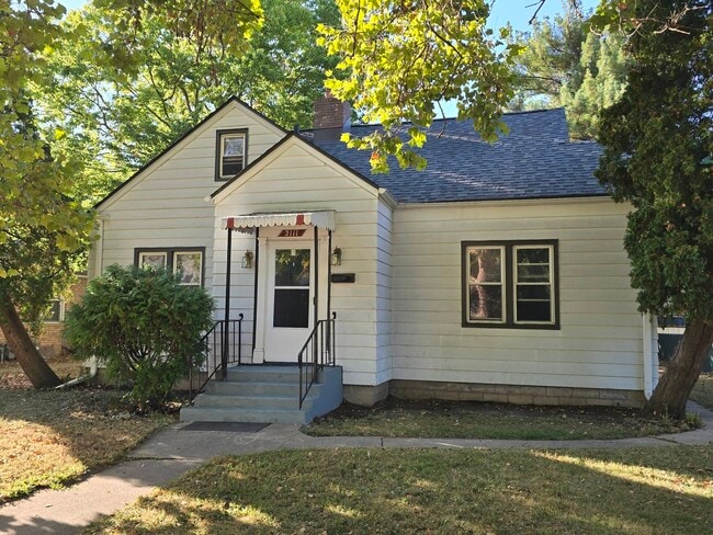 Building Photo - 2111 19th Ave