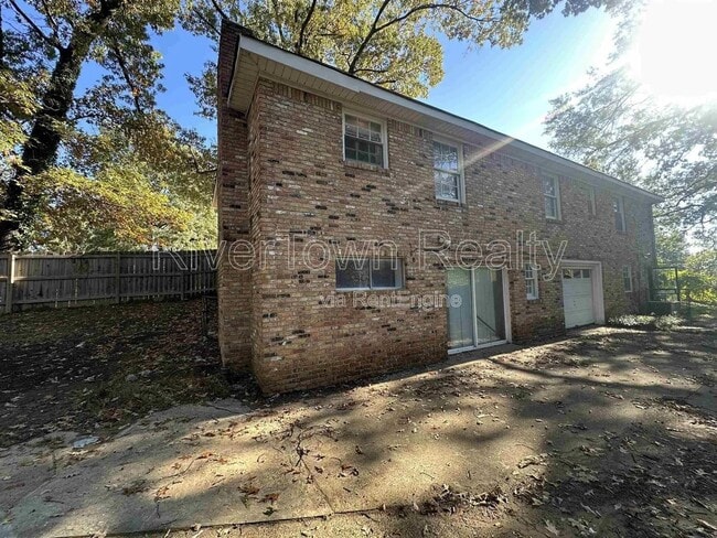Building Photo - 3265 Hanna Dr