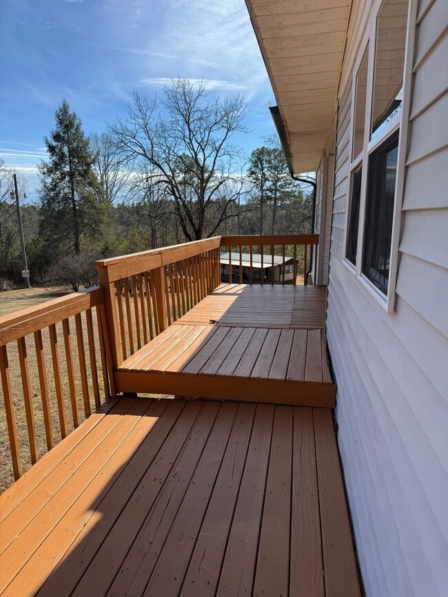 Building Photo - Spacious 4-Bedroom Rural Home on Private Acreage