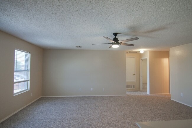 Building Photo - 1460 Stewart Dr