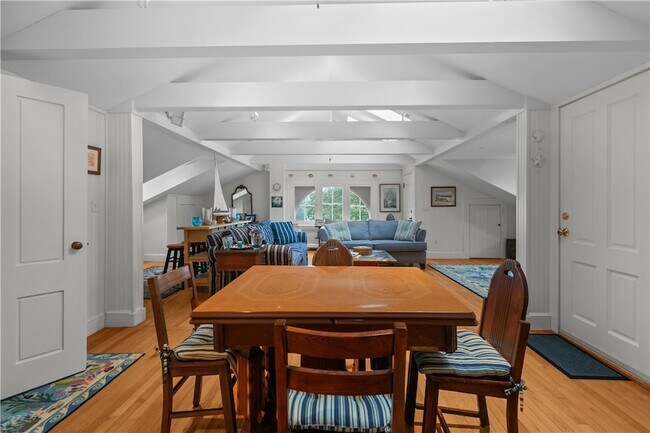 Building Photo - 718 Bellevue Ave