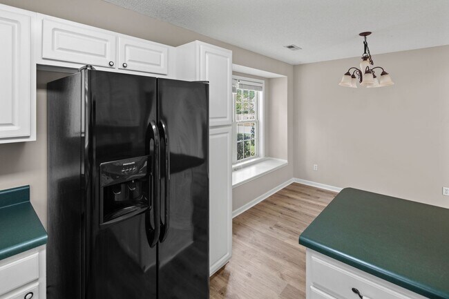 Building Photo - 375 Glensprings Dr
