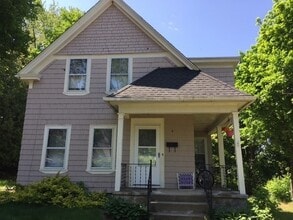 Building Photo - 9 E Walnut St