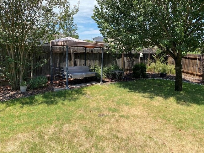 Building Photo - 123 Devonshire Dr