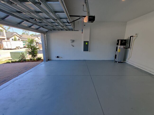 Building Photo - 9570 Little Bluestem Dr