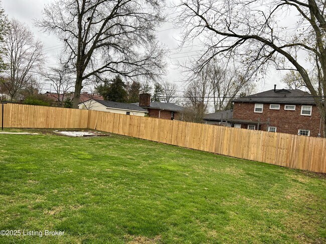Building Photo - 9310 Habersham Dr