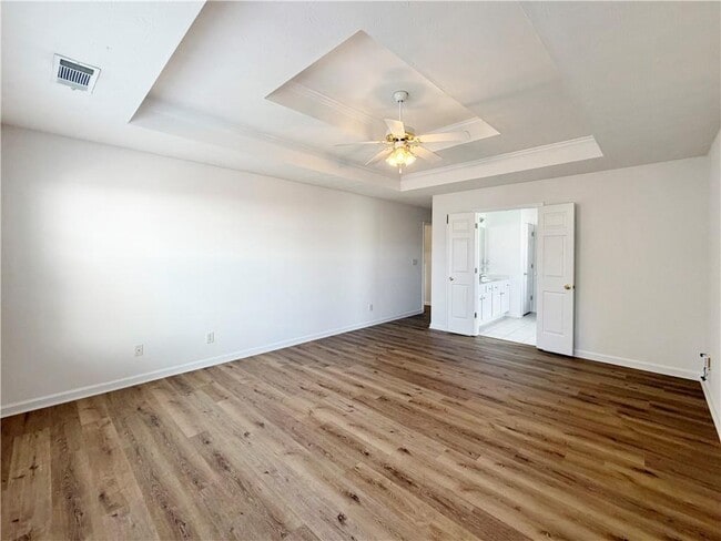 Building Photo - 3385 Stoneleigh Run Dr NE