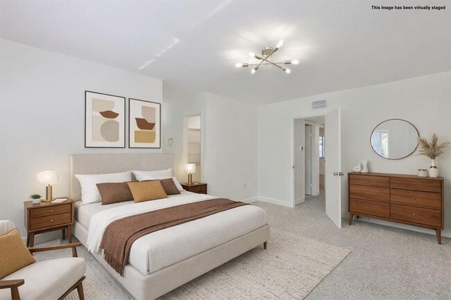 Building Photo - 1620 58th Ave S