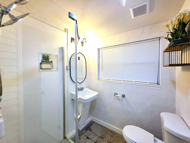 Building Photo - Vero Beach Rentals. Vero Beach Rent, LLC and Property Management Company