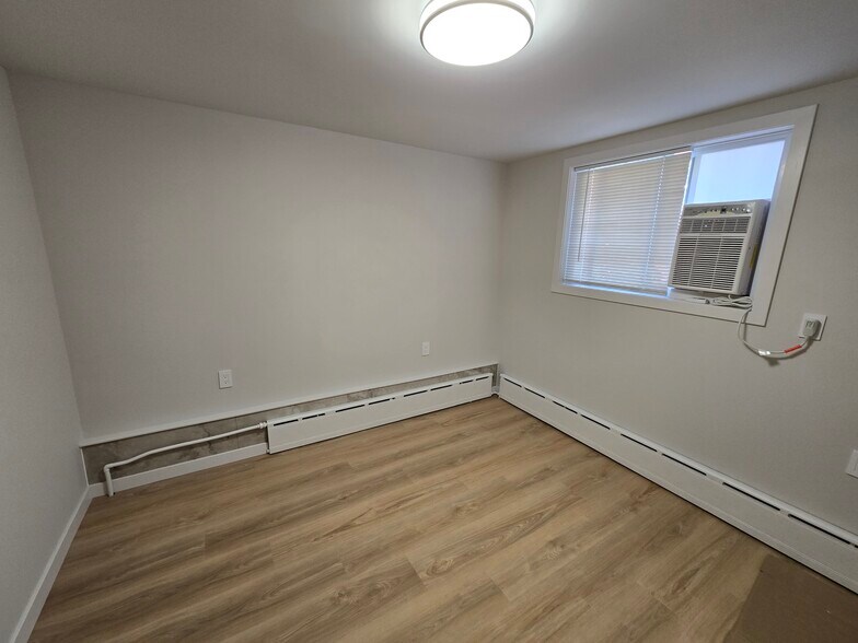 Building Photo - 117 Riverview Ave