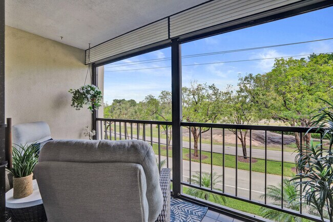 Building Photo - 2400 Deer Creek Country Club Blvd